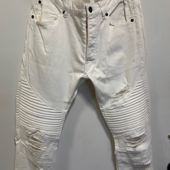 Jean - Picture 6 of 11